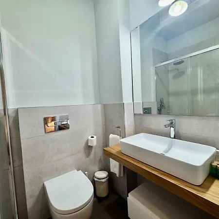 Apartment Conde Brand New Stylish *