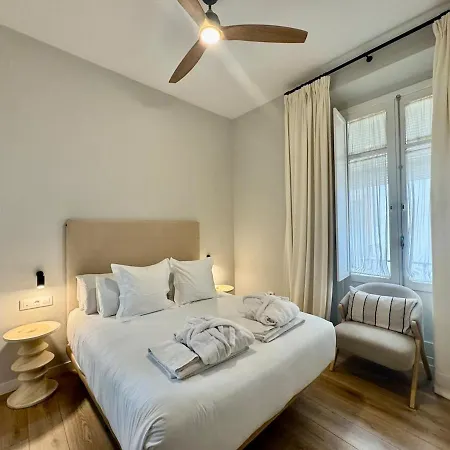 Conde Brand New Stylish Apartment