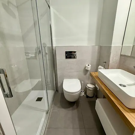 Conde Brand New Stylish Apartment Seville