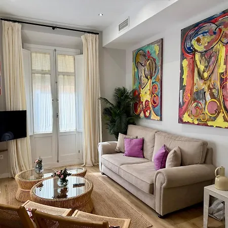 Conde Brand New Stylish Apartment