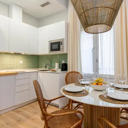 Apartment Conde Brand New Stylish *