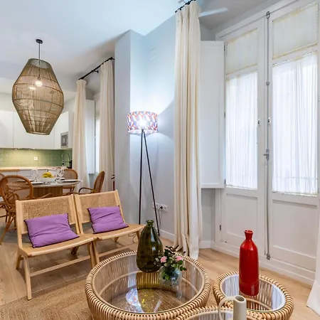 Conde Brand New Stylish Apartment