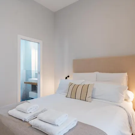 Conde Brand New Stylish Apartment