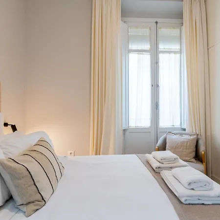 Conde Brand New Stylish Apartment